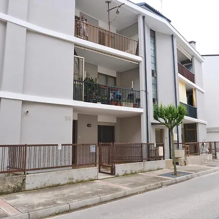 Apartamento Casa Cipriano-appartamento A Due Passi Dal Mare Grado